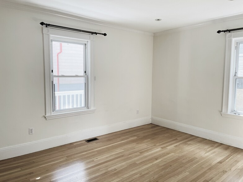 More Photos Of 8 White Ave, Chestnut Hill Multifamily For Sale