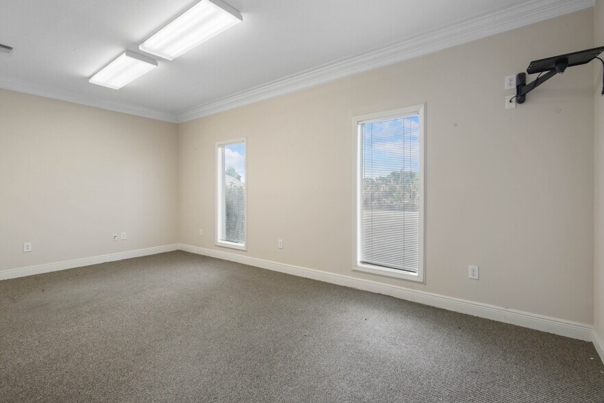 More Photos Of 294 Thames Ave, Bay Saint Louis Office For Sale