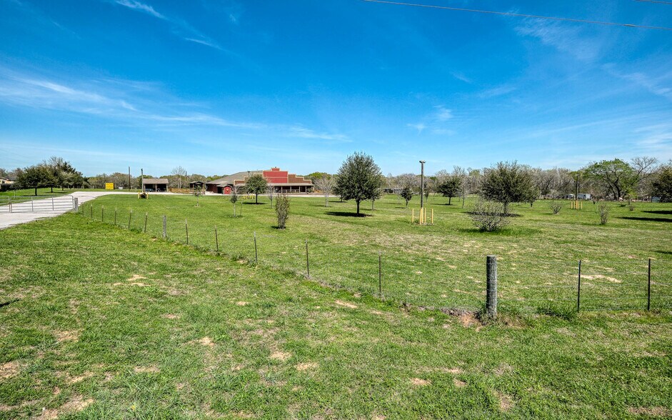 More Photos Of 48600 US-290 BUS, Hempstead Land For Sale