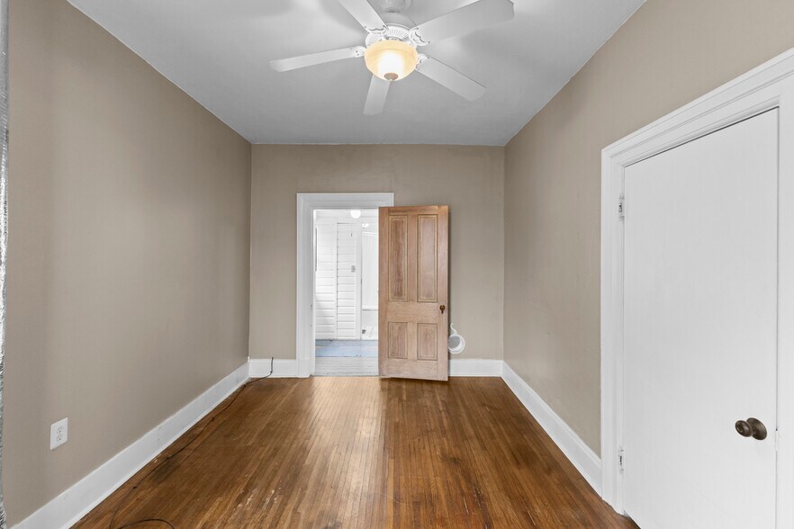 More Photos Of 4103 Broadway, Grove City Freestanding For Sale