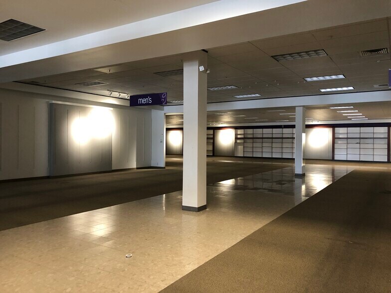 More Photos Of 22940-23010 Sussex Hwy, Seaford Unknown For Lease