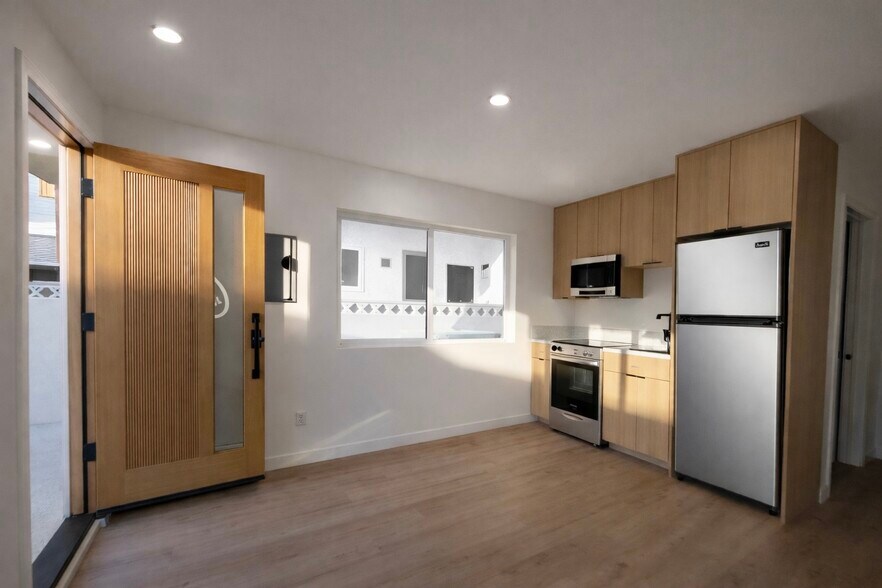 More Photos Of 12527 Cranbrook Ave, Hawthorne Apartments For Sale