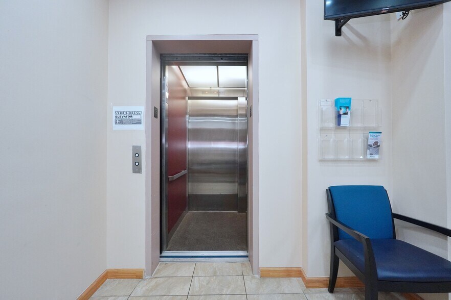 More Photos Of 1086 Forest Ave, Staten Island Medical For Lease