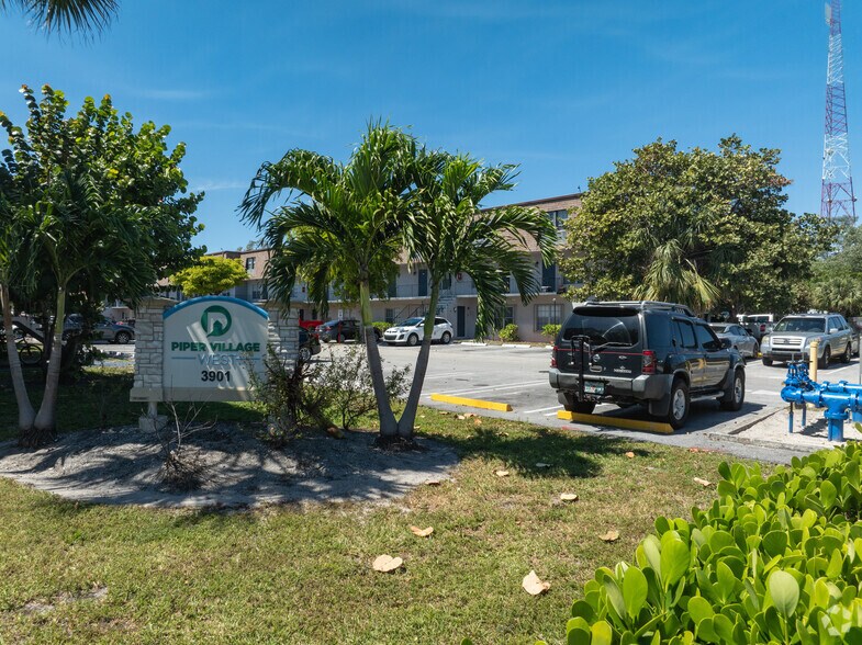 More Photos Of 3901 36th Ct, West Palm Beach Apartments For Sale