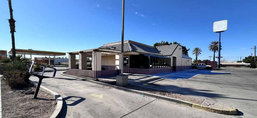More Photos Of 379 S Lovekin Blvd, Blythe Fast Food For Lease
