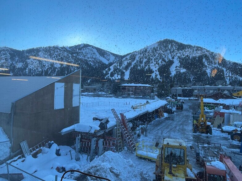 More Photos Of 471 E 10th St, Ketchum Warehouse For Sale