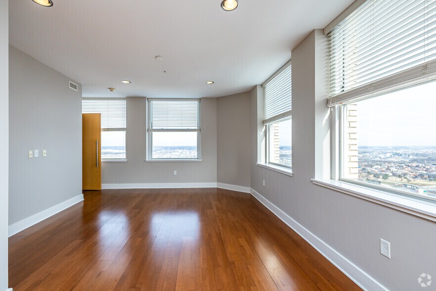 More Photos Of 909 Walnut St, Kansas City Apartments For Lease