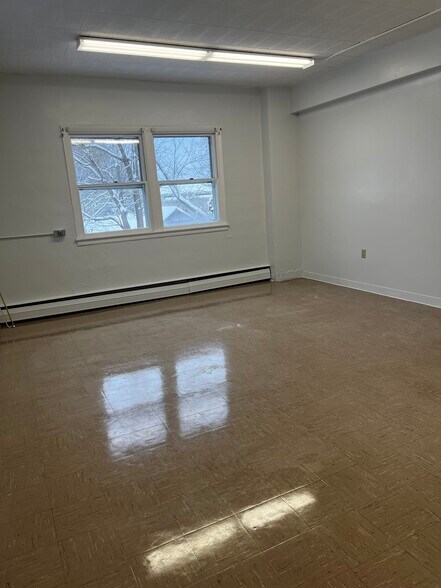 More Photos Of 49 Jefferson St, Phoenix Specialty For Lease