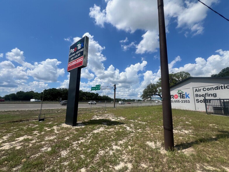 More Photos Of 6920 E Chelsea St, Tampa Light Distribution For Sale