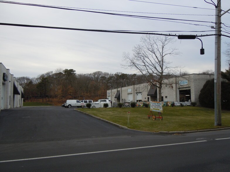 More Photos Of 1600 N Ocean Ave, Holtsville Warehouse For Lease