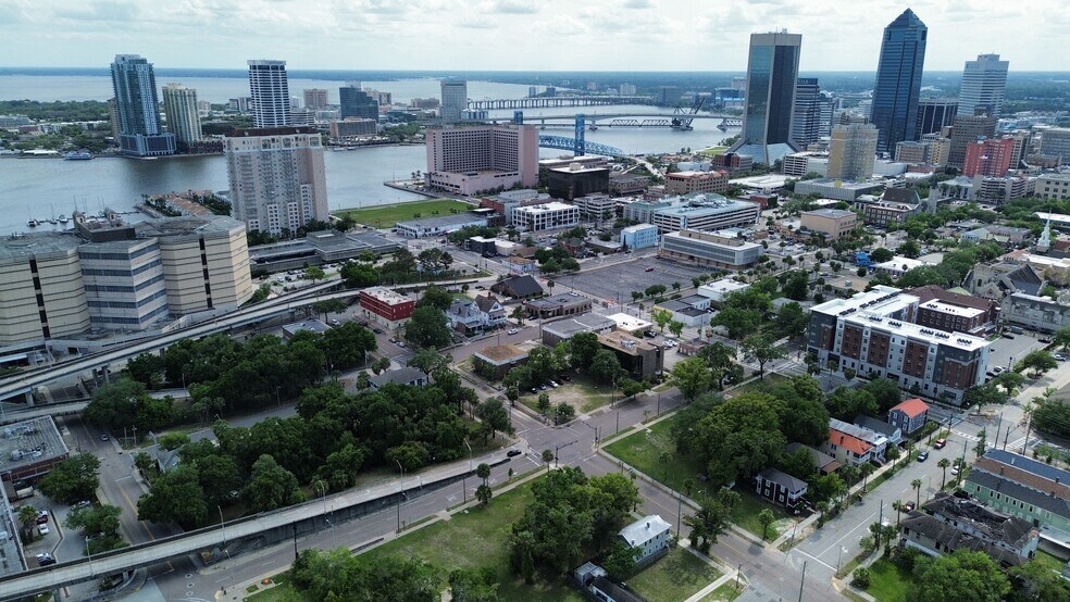 More Photos Of 305 N Washington St, Jacksonville Land For Sale