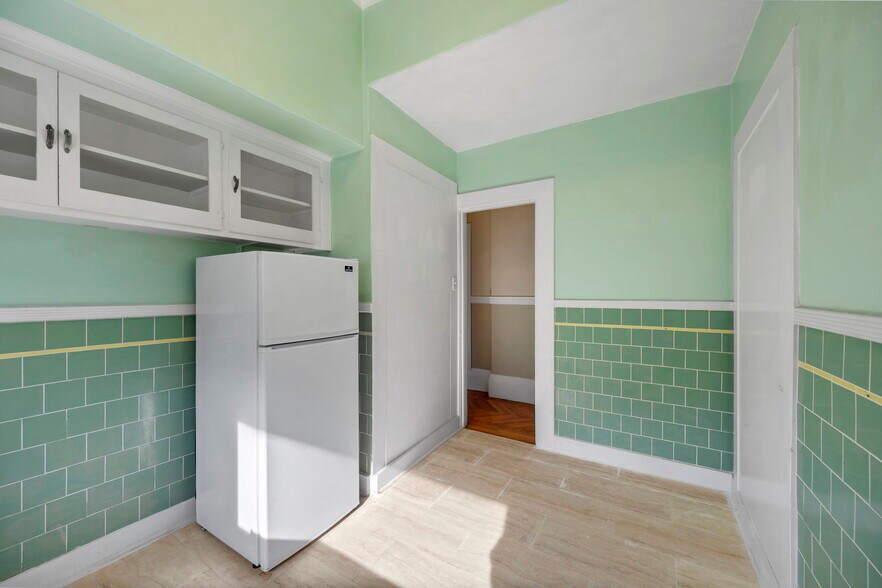 More Photos Of 2 Hugo St, San Francisco Multifamily For Sale