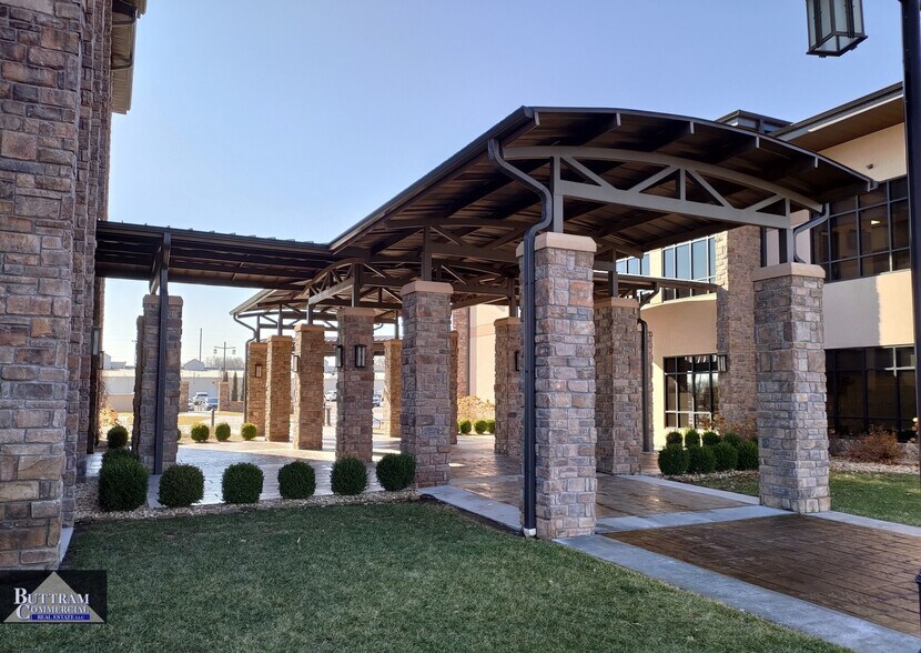 More Photos Of 2011 E 32nd St, Joplin Medical For Lease