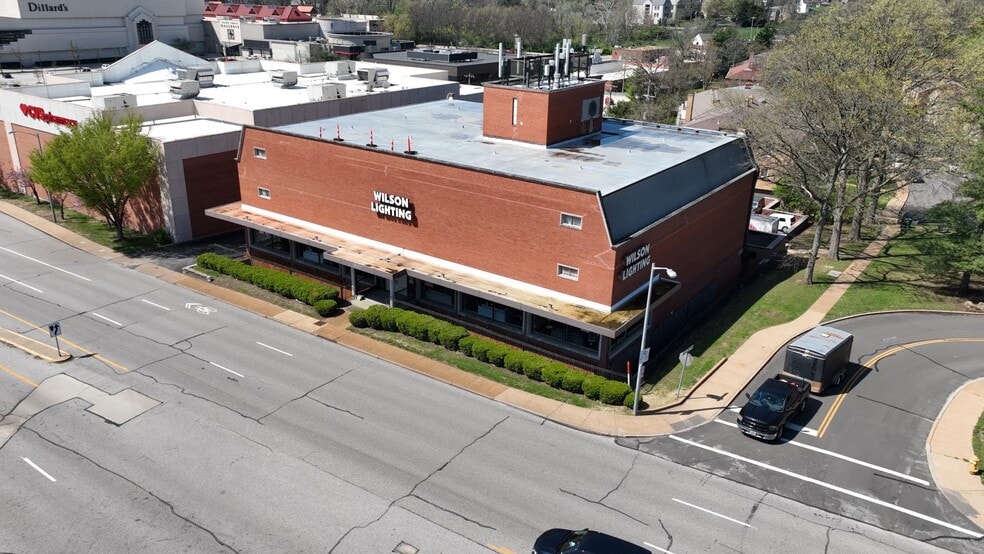 Primary Photo Of 909 S Brentwood Blvd, Clayton General Retail For Sale