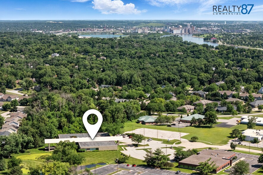 More Photos Of 4050 River Center Ct NE, Cedar Rapids Office For Lease