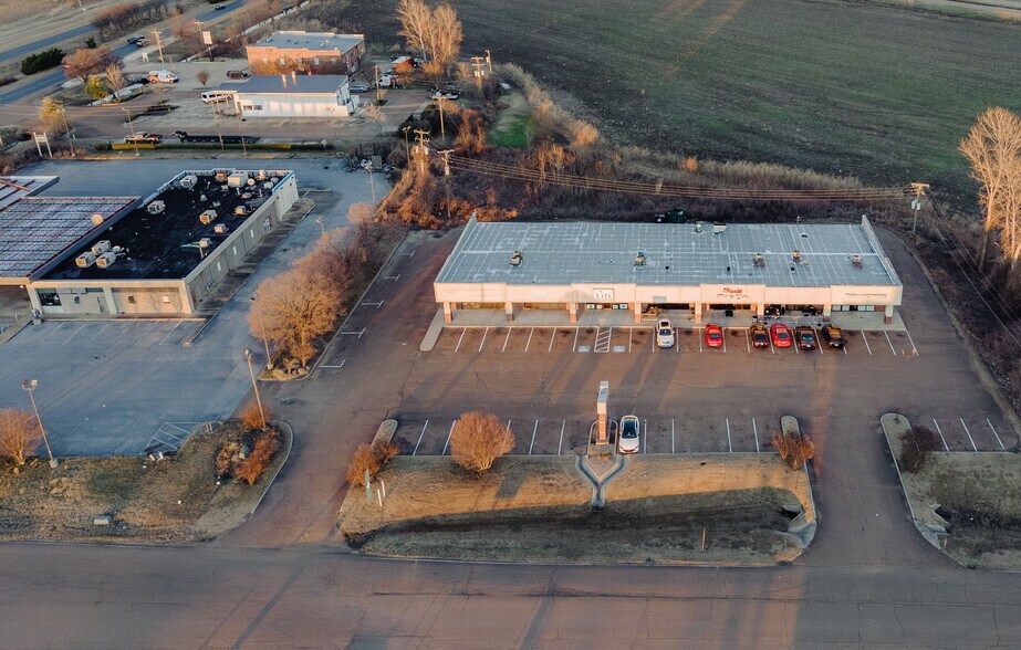 More Photos Of 2981 Harrahs Casino Pky, Robinsonville Storefront Retail Office For Sale