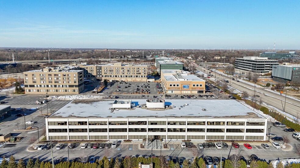 Primary Photo Of 2122 York Rd, Oak Brook Medical For Sale
