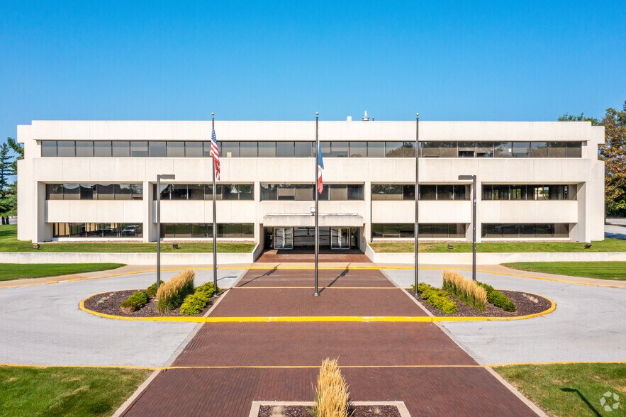 More Photos Of 3001 Westown Pky, West Des Moines Office For Lease