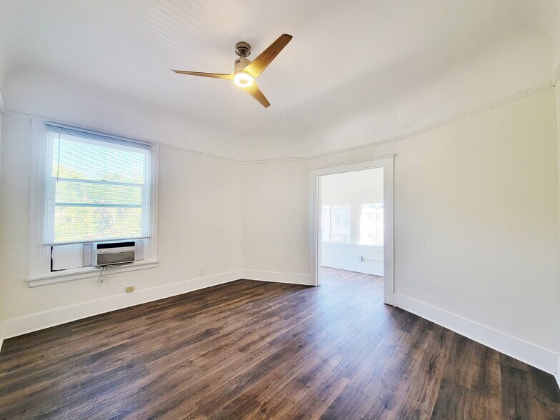 More Photos Of 1304 W 17th St, Los Angeles Multifamily For Sale