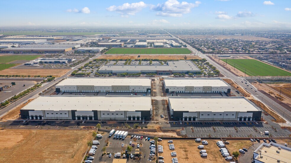 More Photos Of 855 N 107th Ave, Avondale Warehouse For Lease