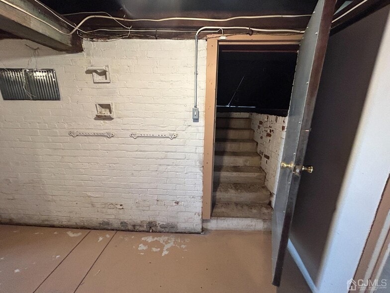 More Photos Of 227 Main St, Woodbridge Office For Sale