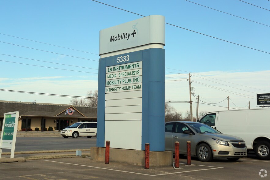 More Photos Of 5333 S Mingo Rd, Tulsa Showroom For Lease