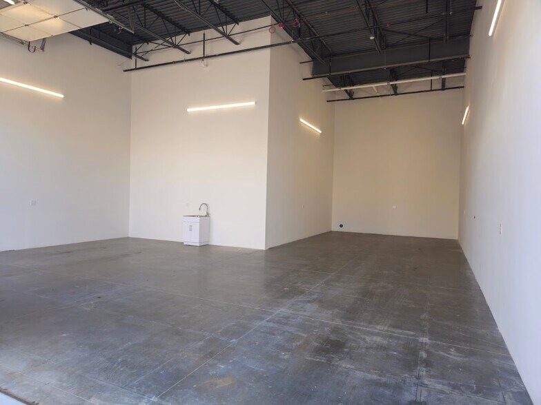 More Photos Of 4285 S Eldridge St, Morrison Flex For Sale