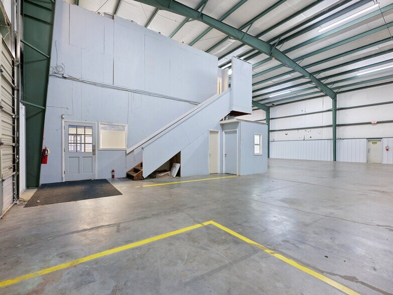 More Photos Of 1225 Royal Dr, Conyers Warehouse For Lease