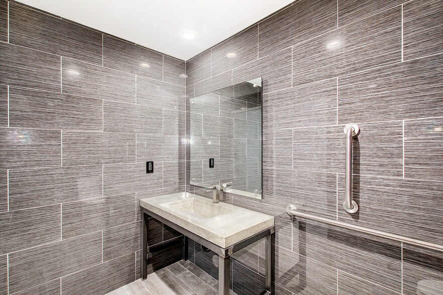 More Photos Of 10733 N Frank Lloyd Wright Blvd, Scottsdale Medical For Lease