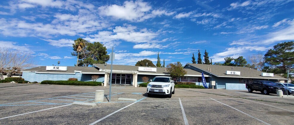 More Photos Of 14174 Green Tree Blvd, Victorville Office For Sale