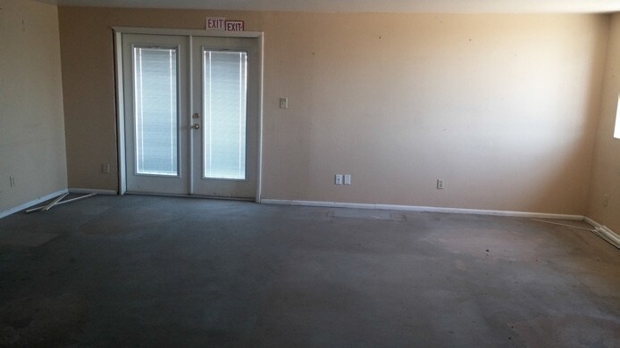 More Photos Of 6610 W Orangewood Ave, Glendale Warehouse For Sale