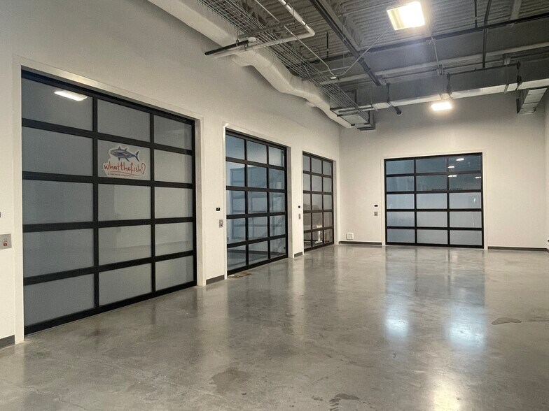 More Photos Of 4229 FM 620, Austin Showroom For Sale