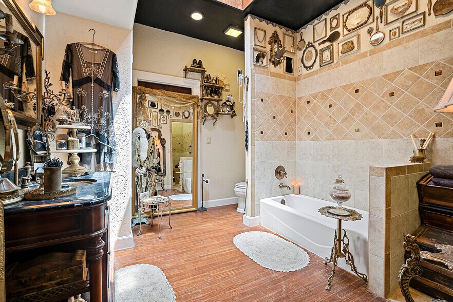 More Photos Of 103 S 6th St, Brownfield Restaurant For Sale