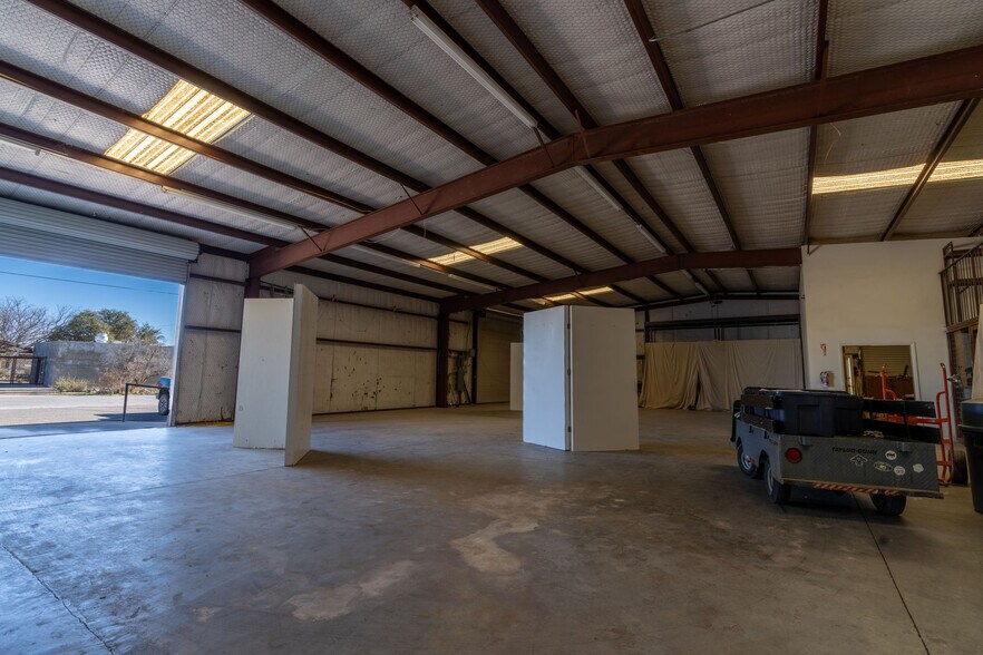 More Photos Of 601 W San Antonio St, Marfa Hotel For Sale