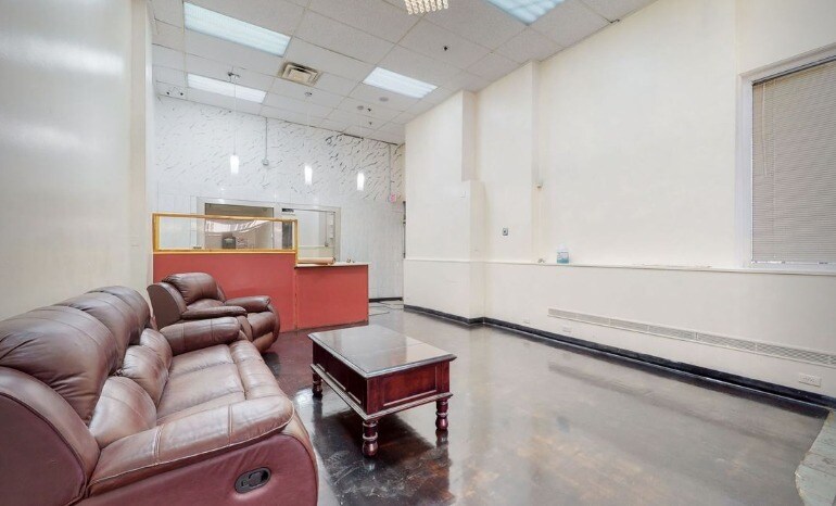 More Photos Of 332 W Broadway, Louisville Office For Sale