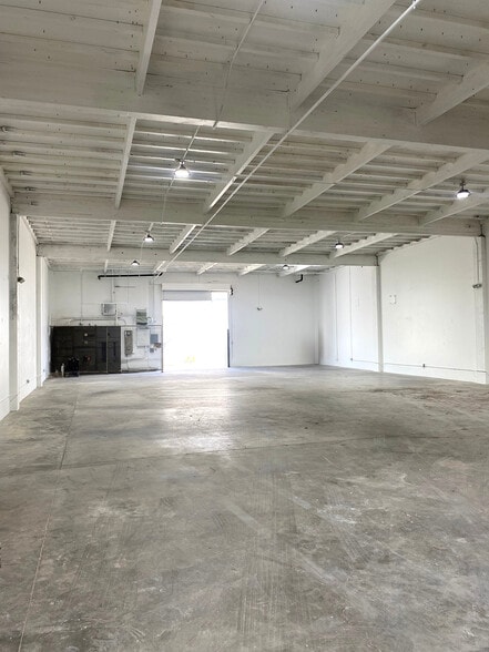 More Photos Of 2537-2553 E 54th St, Huntington Park Manufacturing For Sale