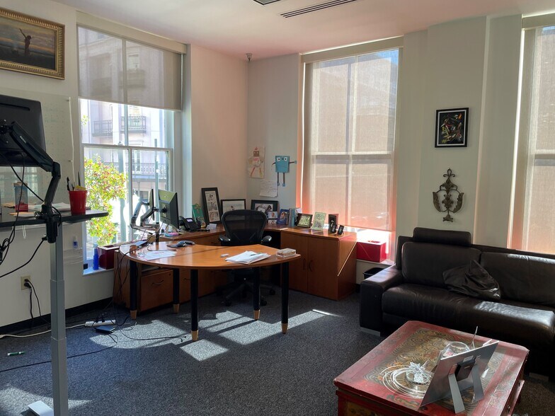 More Photos Of 643 Magazine St, New Orleans Office For Sale