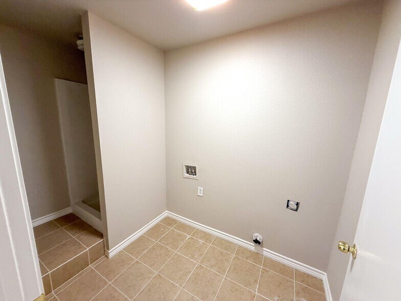 More Photos Of 7007 County 1283 Rd, Odessa Warehouse For Sale