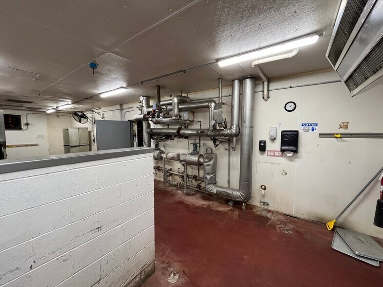 More Photos Of 30 Illinois Ave, Cincinnati Warehouse For Sale