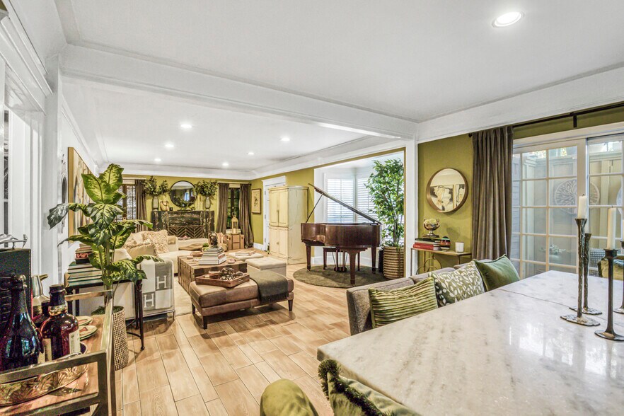 More Photos Of 1276 N Sweetzer Ave, West Hollywood Apartments For Sale