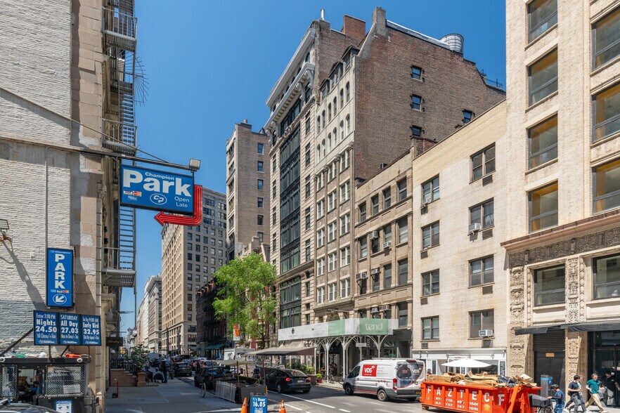 More Photos Of 25 E 21st St, New York Apartments For Lease