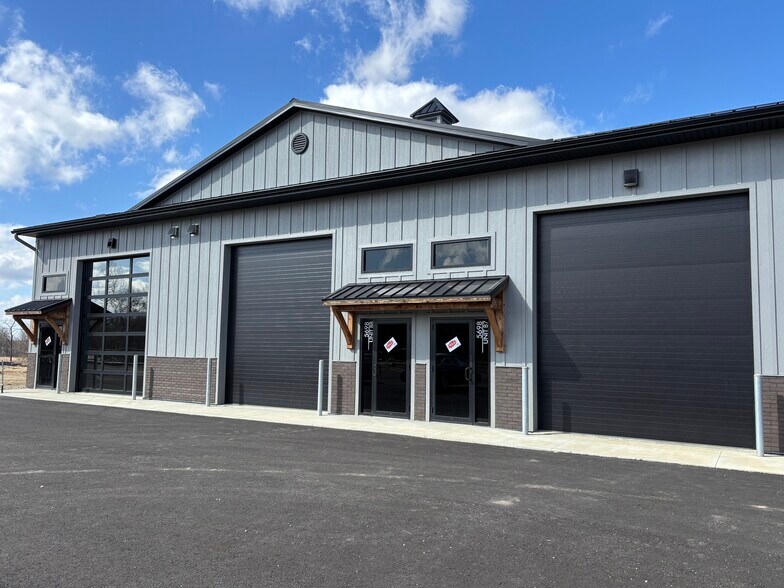 Primary Photo Of 5698 Hudson Dr, Hudson Flex For Sale