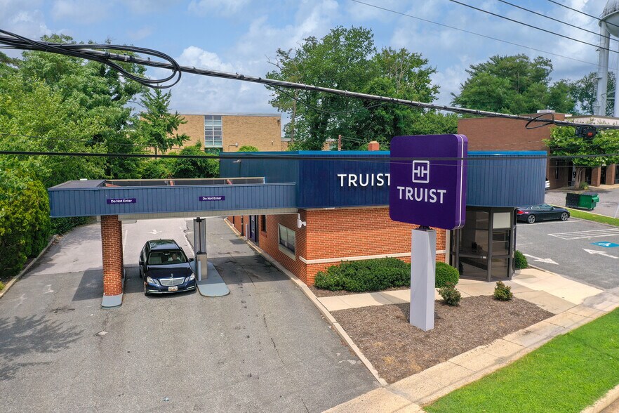 More Photos Of 4204 Ebenezer Rd, Nottingham Bank For Sale