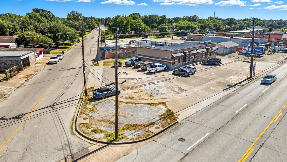 More Photos Of 1024 Decker Dr, Baytown General Retail For Sale