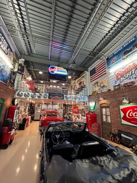 More Photos Of 9181 Commerce Center Cir, Highlands Ranch Self Storage For Sale