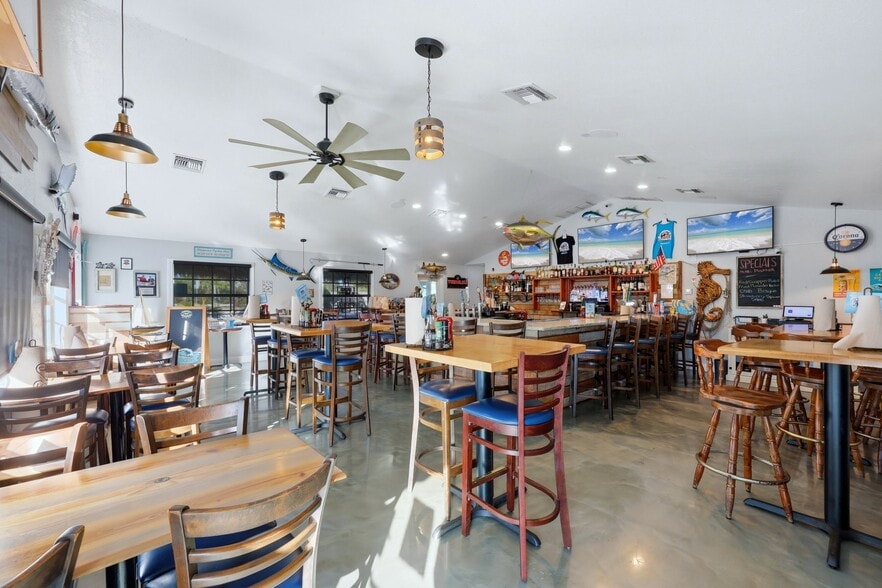 More Photos Of 2901 Placida Rd, Englewood Restaurant For Sale