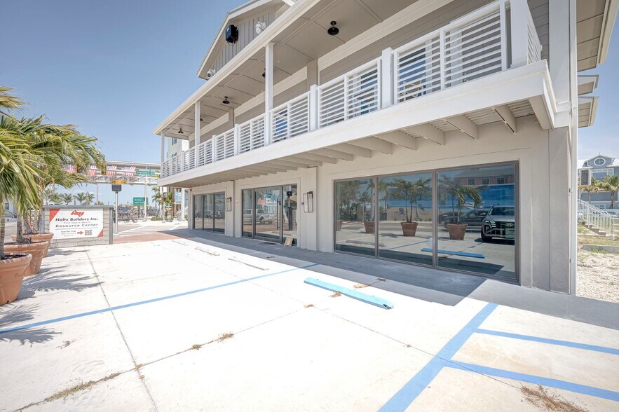 More Photos Of 1161-1165 Estero Blvd, Fort Myers Storefront Retail Residential For Sale