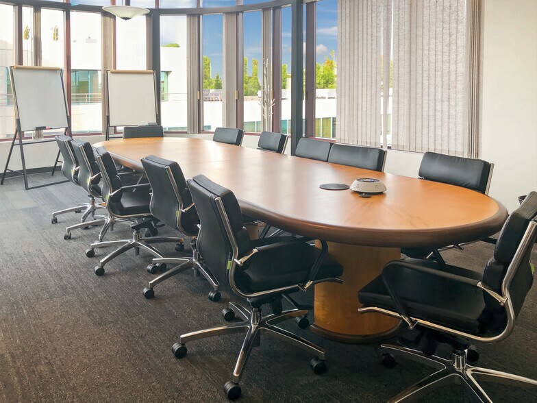 More Photos Of 13353 Commerce Pky, Richmond Coworking Space