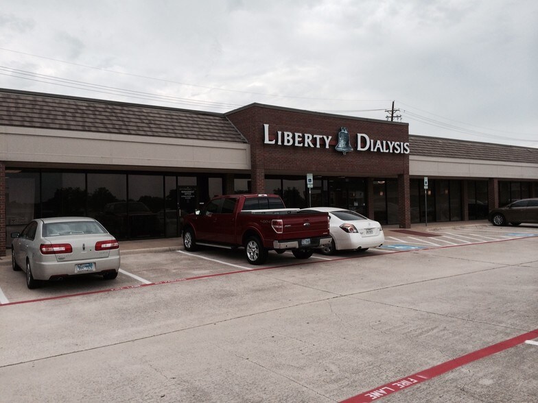 More Photos Of 101 E Southwest Pky, Lewisville Unknown For Lease