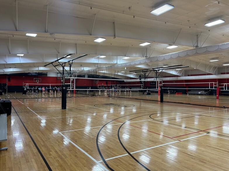 More Photos Of 45300 Mound Rd, Shelby Township Amusement Park For Lease